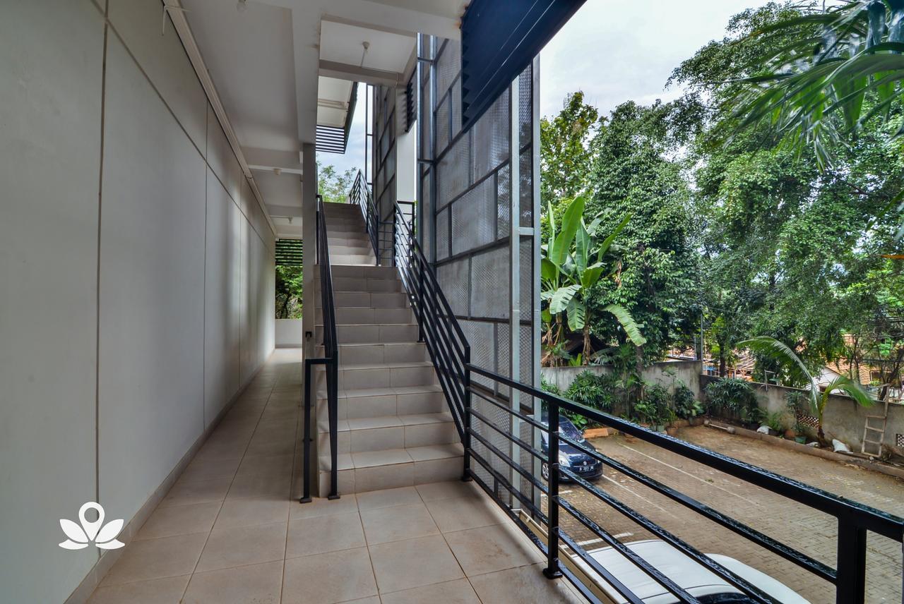 Zen Rooms Kebagusan Raya 21 Cilandak Kültér fotó